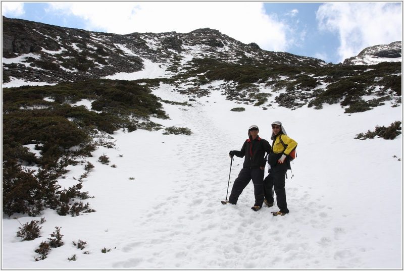 2012-03-06 10-32-32踏雪登雪山途中.JPG